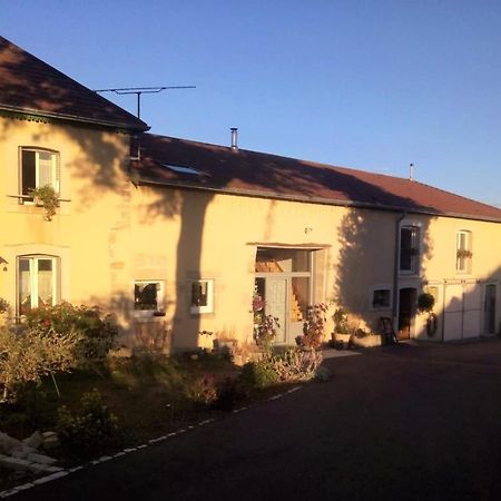 Les Gremilles Bed & Breakfast Bassoncourt Bagian luar foto