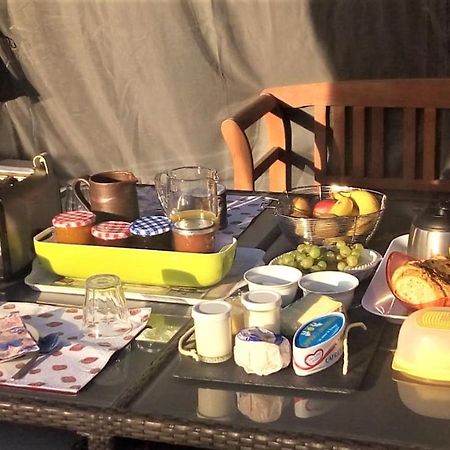 Les Gremilles Bed & Breakfast Bassoncourt Bagian luar foto