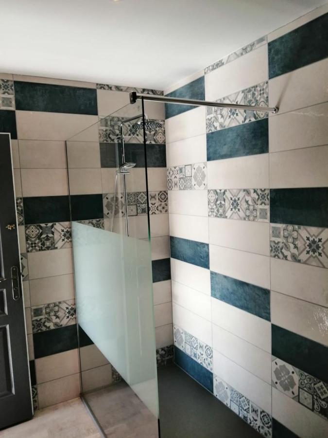 Les Gremilles Bed & Breakfast Bassoncourt Bagian luar foto