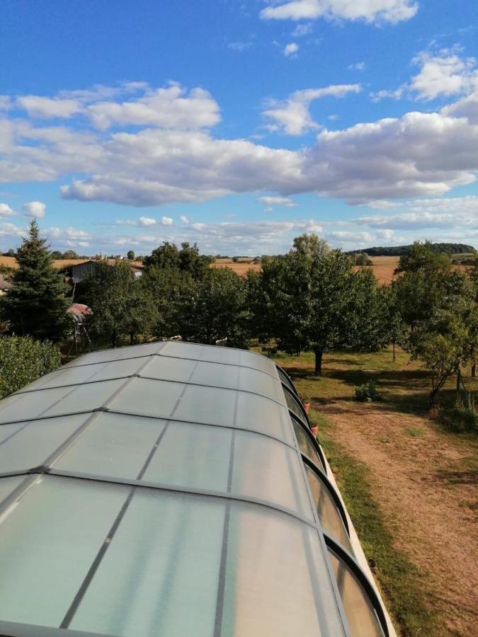 Les Gremilles Bed & Breakfast Bassoncourt Bagian luar foto