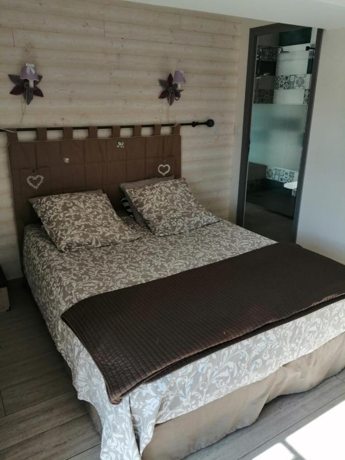 Les Gremilles Bed & Breakfast Bassoncourt Bagian luar foto