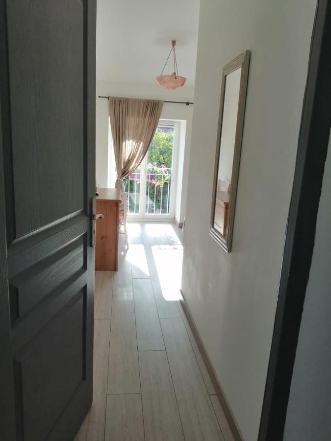 Les Gremilles Bed & Breakfast Bassoncourt Bagian luar foto